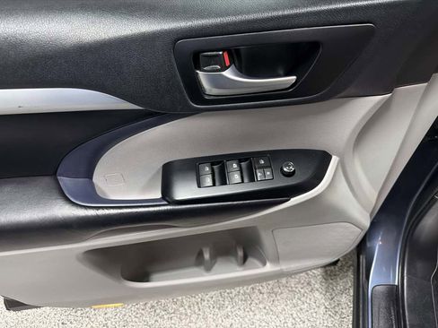 Used 2019 Toyota Highlander XLE image 13