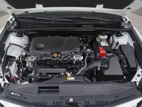 Used 2024 Toyota Camry LE image 28