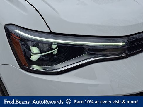 Certified 2025 Volkswagen Taos S AWD/4WD image 10