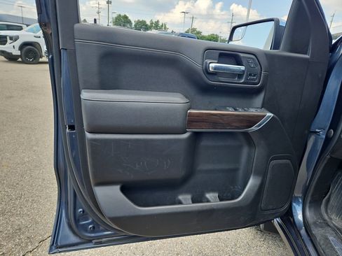 Used 2022 GMC Sierra 1500 SLT AWD/4WD image 19