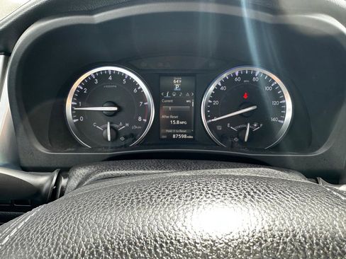 Used 2015 Toyota Highlander XLE image 11