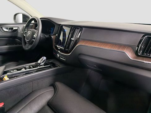 Certified 2023 Volvo XC60 B5 Ultimate w/ Protection Package FWD image 30