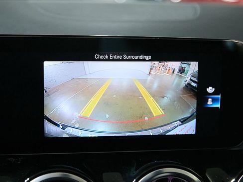 Used 2023 Mercedes-Benz GLA 250 4MATIC image 29