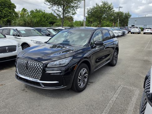 Certified 2024 Lincoln Corsair Reserve FWD image 3