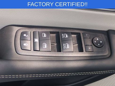 Certified 2023 Chrysler Pacifica Touring-L FWD image 14