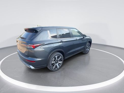 New 2025 Mitsubishi Outlander SE image 8