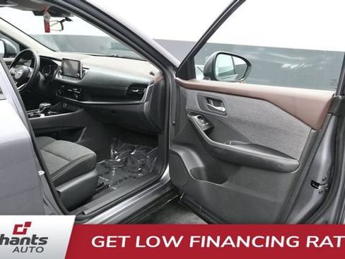 Used 2022 Nissan Rogue SV AWD/4WD image 13