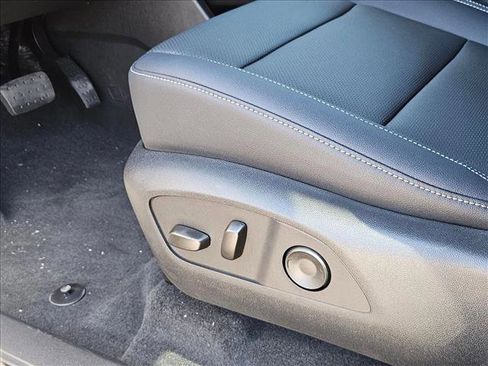 New 2026 Chevrolet Traverse LT FWD image 4