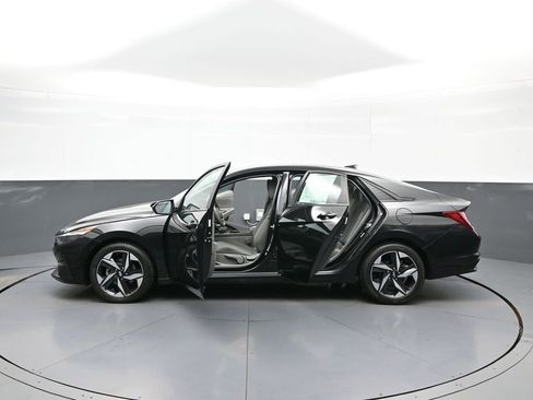 Certified 2023 Hyundai Elantra SEL w/ Convenience Package FWD image 42