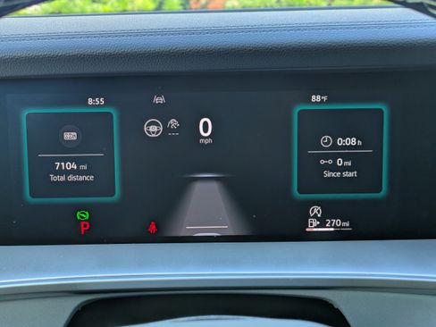 Certified 2025 Volkswagen Tiguan SE FWD image 27