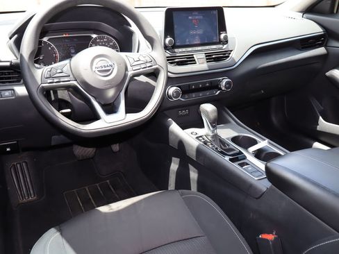 Used 2022 Nissan Altima 2.5 SV AWD/4WD image 4