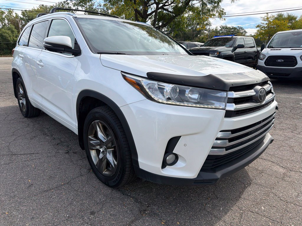 Used 2017 Toyota Highlander Limited AWD/4WD image 3