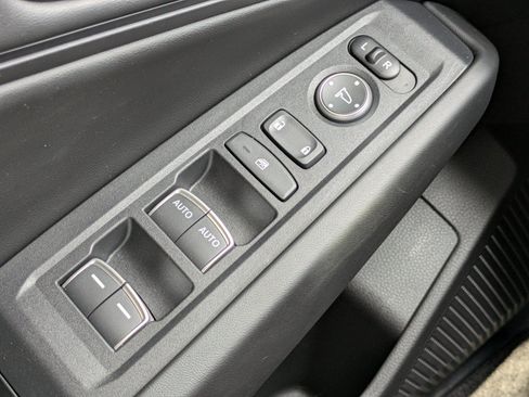 Used 2025 Honda Accord SE image 18