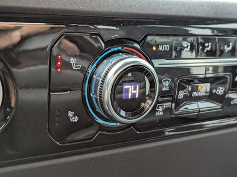 Used 2022 GMC Sierra 1500 SLT image 11