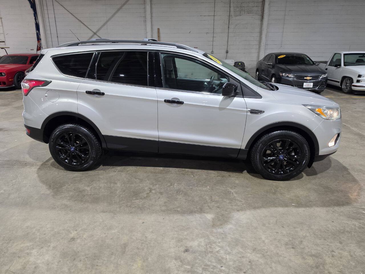 Used 2017 Ford Escape SE w/ Equipment Group 201A AWD/4WD image 14