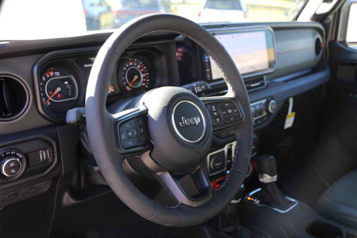 Used 2026 Jeep Gladiator Mojave AWD/4WD image 16