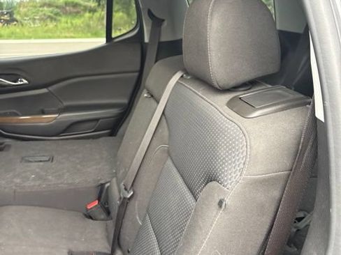 Used 2020 GMC Acadia SLE w/ Driver Convenience Package FWD image 9
