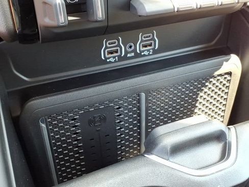 New 2026 RAM 1500 Laramie AWD/4WD image 10