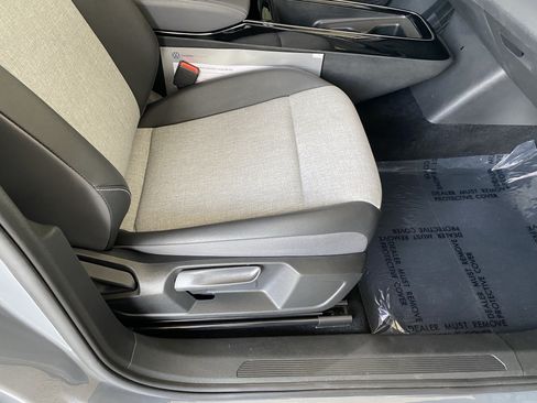 Certified 2023 Volkswagen ID.4 Pro AWD/4WD image 40