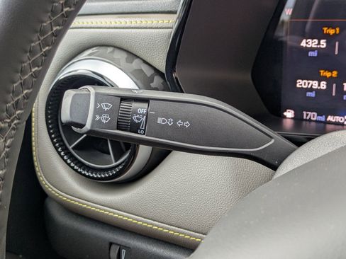 Used 2025 Chevrolet Colorado ZR2 w/ Technology Package image 16