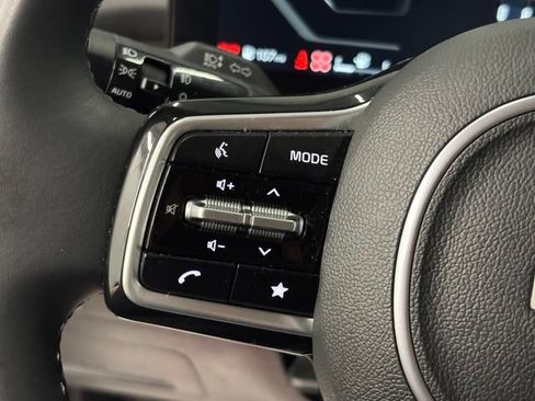 Used 2025 Kia Sorento SX FWD image 21