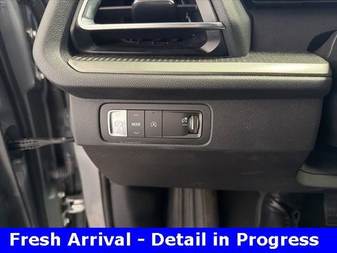 Used 2024 Chevrolet Traverse LT image 13