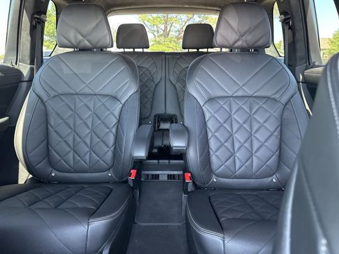 Used 2024 BMW X7 xDrive40i w/ M Sport Package image 26