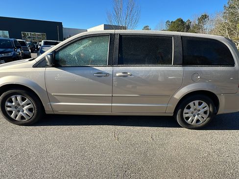 Used 2016 Dodge Grand Caravan SE w/ Quick Order Package 29E SE image 11