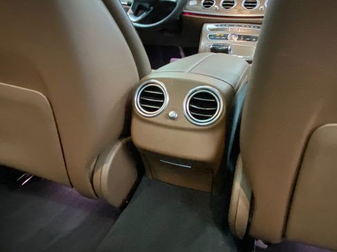 Used 2018 Mercedes-Benz E 300 4MATIC w/ Premium 2 Package image 30