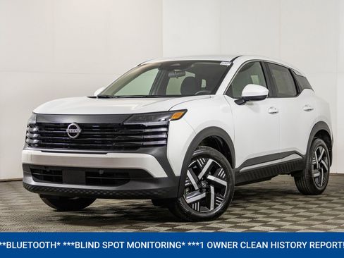 Used 2025 Nissan Kicks SV image 2