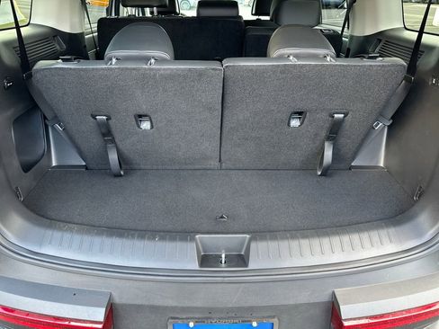 Certified 2025 Hyundai Santa Fe SEL image 17