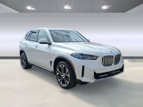 Used 2026 BMW X5 xDrive40i w/ Climate Comfort Package image 6