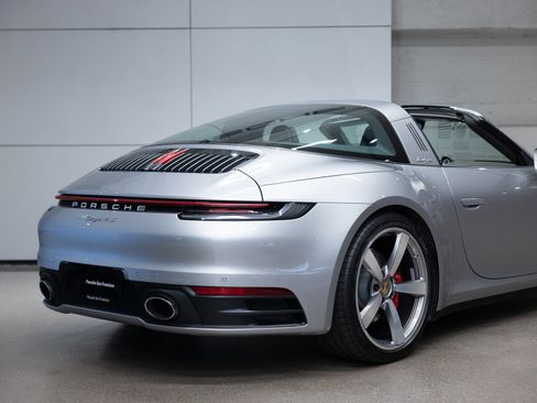 Certified 2021 Porsche 911 AWD/4WD image 27