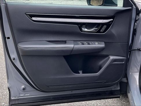 Used 2025 Honda CR-V EX-L image 9