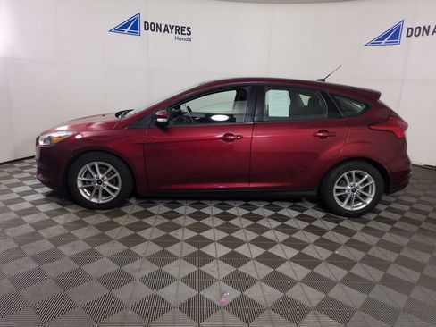 Used 2015 Ford Focus SE w/ SE Cold Weather Package FWD image 2
