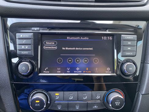 Used 2020 Nissan Rogue S AWD/4WD image 26