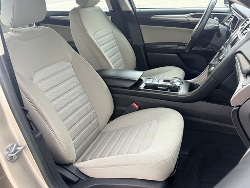 Used 2018 Ford Fusion S FWD image 32