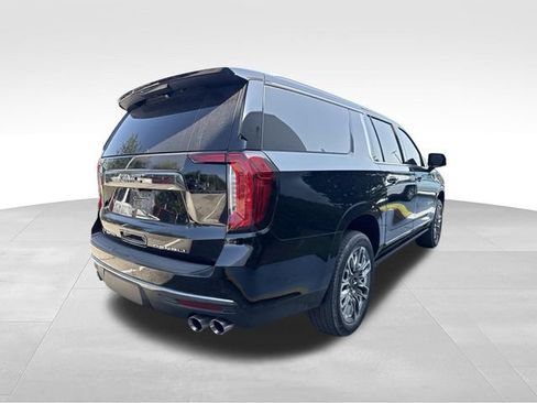 Used 2024 GMC Yukon XL Denali Ultimate AWD/4WD image 6