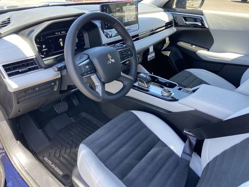 New 2026 Mitsubishi Outlander SE FWD image 6