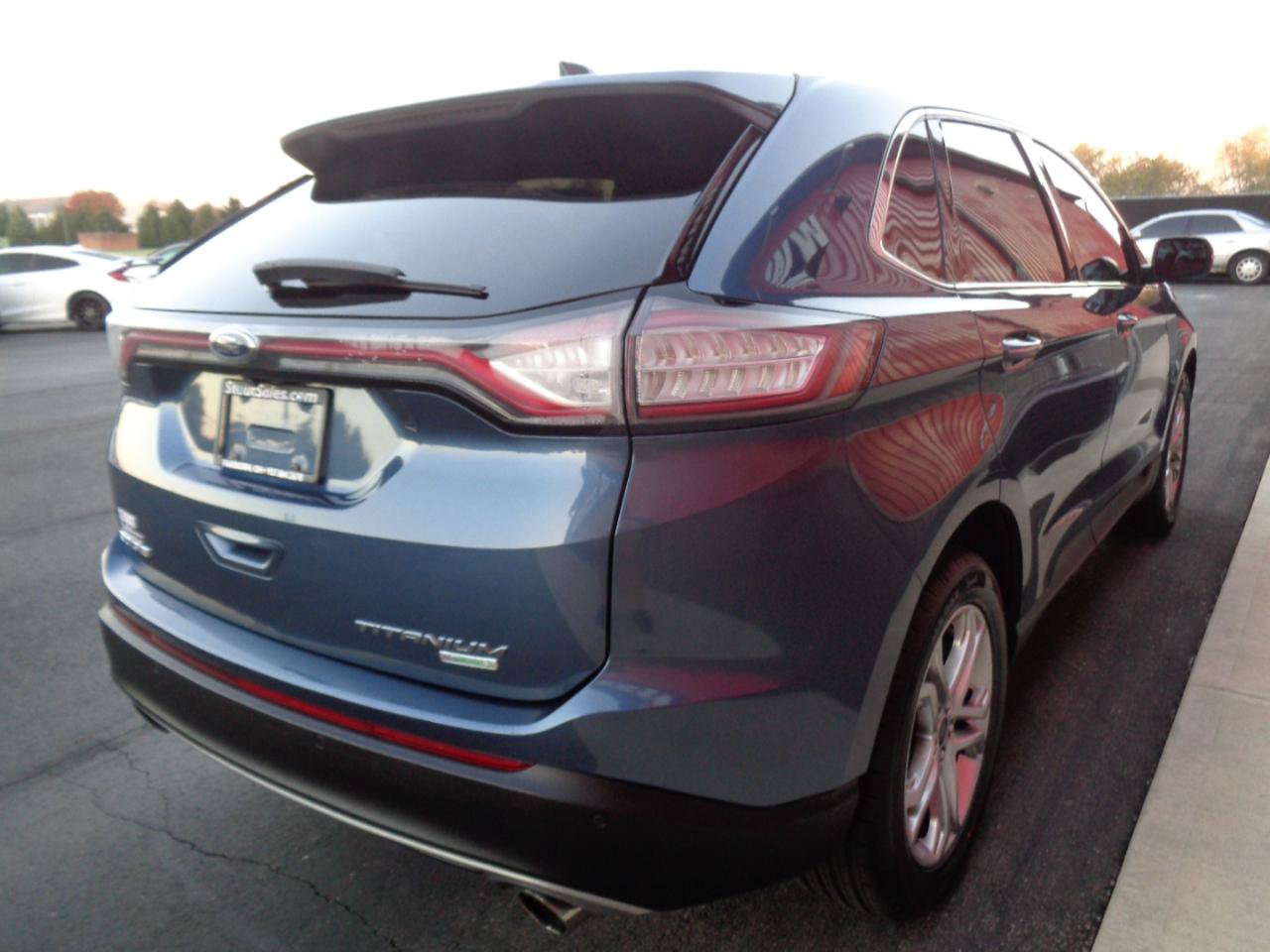 Used 2018 Ford Edge Titanium w/ Equipment Group 301A FWD image 5
