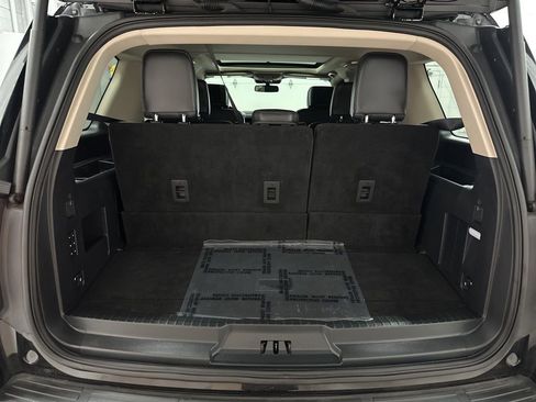 Used 2024 Ford Expedition XLT AWD/4WD image 41