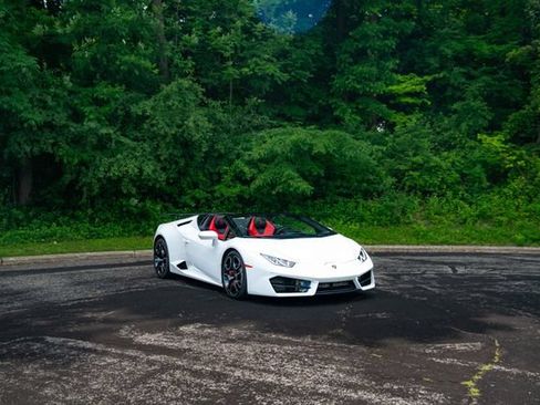 Used 2019 Lamborghini Huracan LP 580-2 RWD image 30