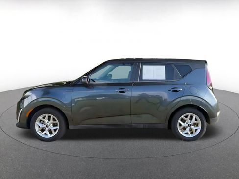 Used 2025 Kia Soul LX w/ LX Technology Package FWD image 7