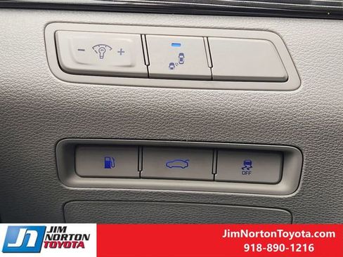 Used 2018 Hyundai Sonata Limited image 23