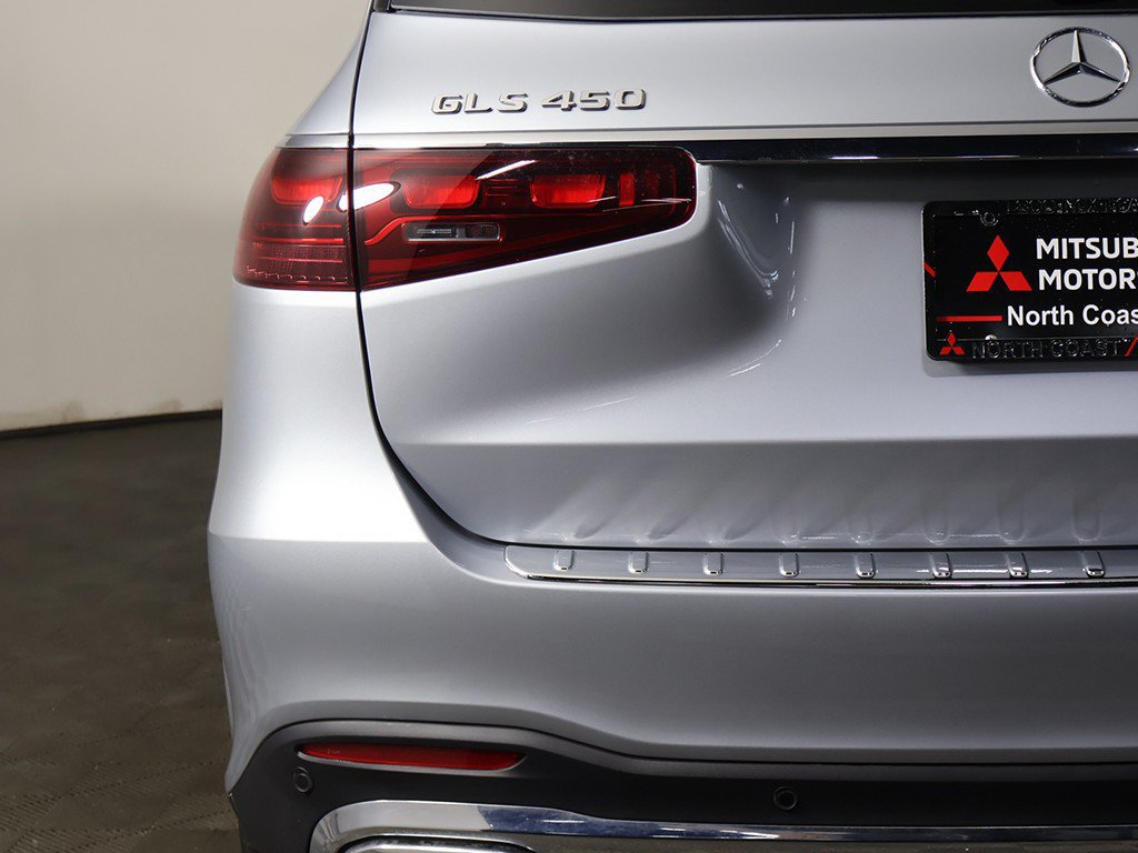 Used 2025 Mercedes-Benz GLS 450 4MATIC w/ AMG Line Exterior image 19