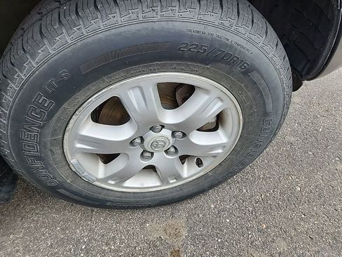 Used 2004 Mitsubishi Endeavor XLS AWD/4WD image 32