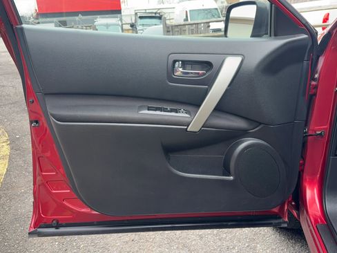 Used 2011 Nissan Rogue S image 13