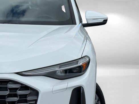 Used 2025 Audi Q5 Premium Plus w/ Premium Plus image 2