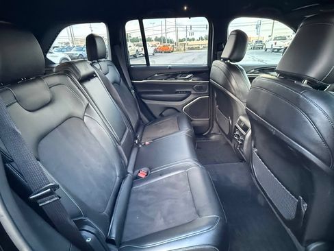 Used 2024 Jeep Grand Cherokee Trailhawk w/ Advanced Protech Group II AWD/4WD image 15