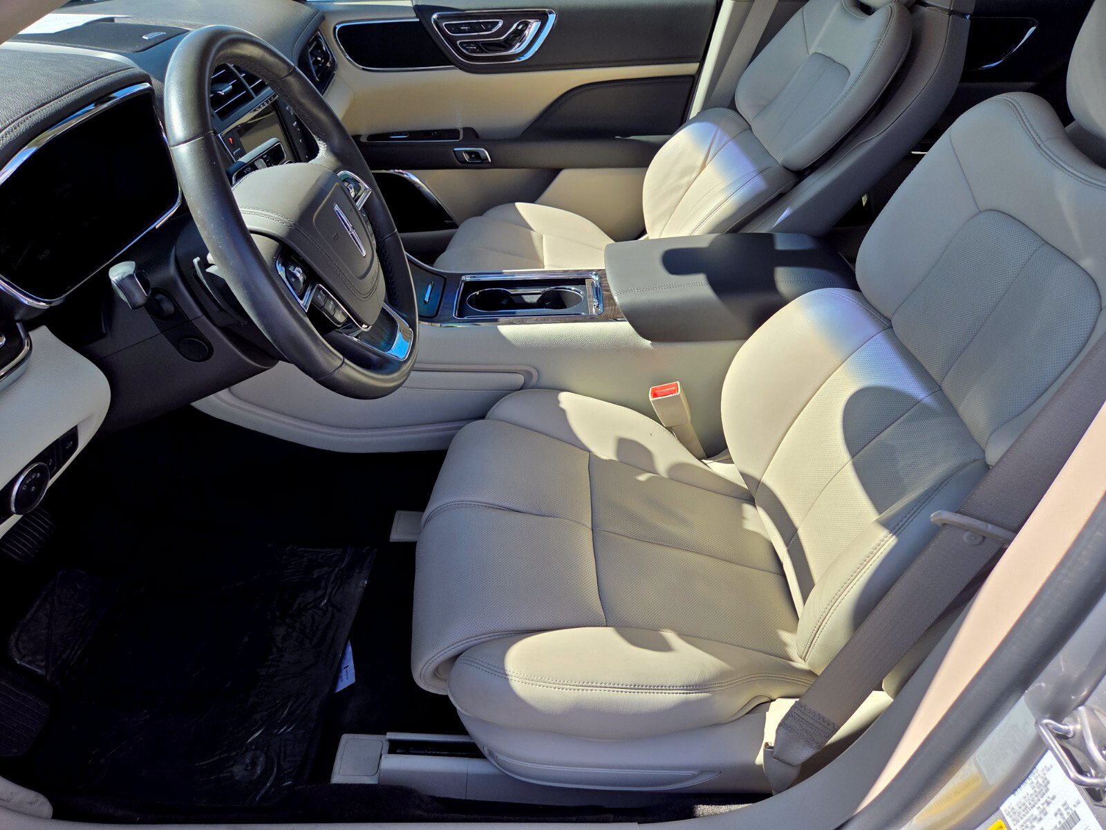 Used 2017 Lincoln Continental Select FWD image 10